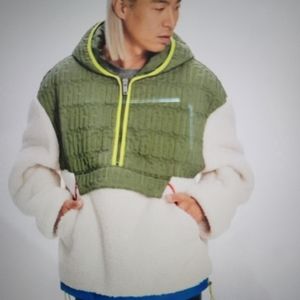 UGG IGGY SHERPA HALF ZIP PULLOVER SIZE XL NEW WITH TAGS.